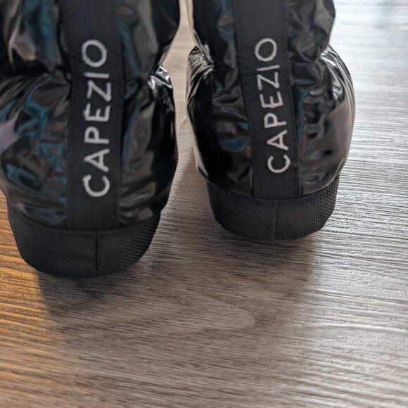 Capezio slipper boot NEW - Picture 2 of 5